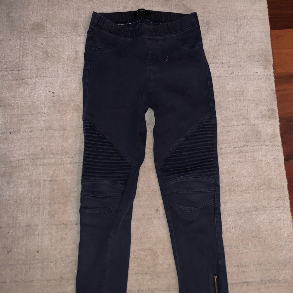Navy leggings